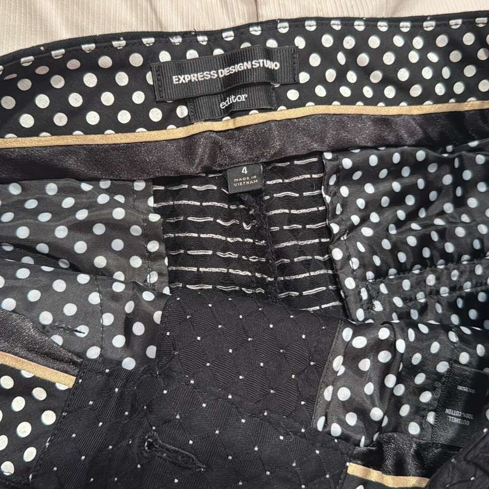 4 pairs Bermuda shorts, women’s size 4 - Picture 3 of 9